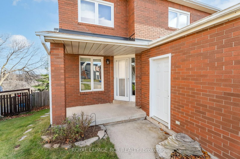 234 Howard Cres, Orangeville, L9W 4W6 | Image 2