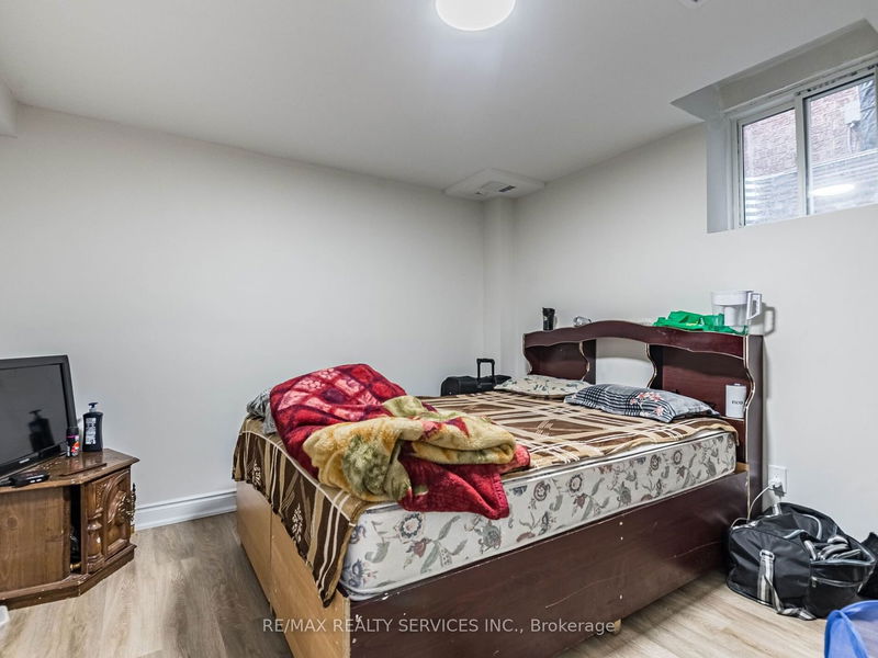 8 River Heights Dr  Brampton, L6P 2M9 | Image 36