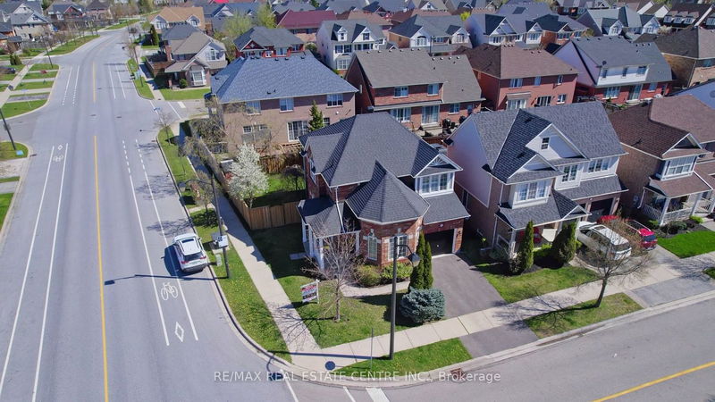 home for sale on 948 Hollinrake Crescent