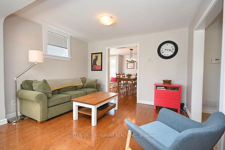 Listing Image 7