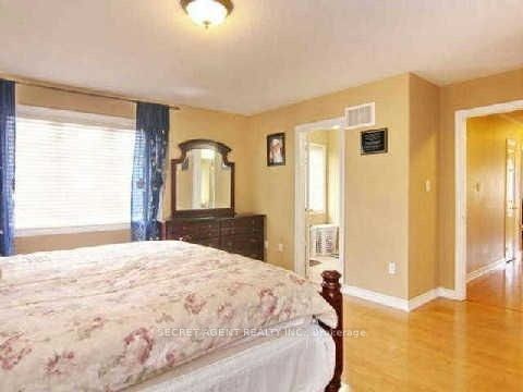 138 Zia Dodda Cres  Brampton, L6P 1T4 | Image 9