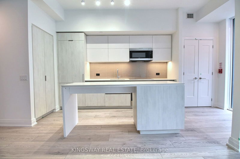 home for lease on Th2-21 Park Street E