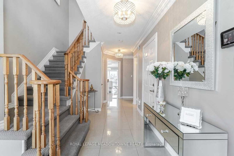 Upper - 59 Lormel Gate, Brampton, L7A 2R6 | Image 2