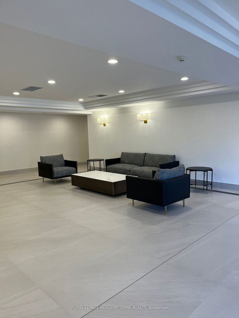 home for sale on 1807-22 Hanover Road E