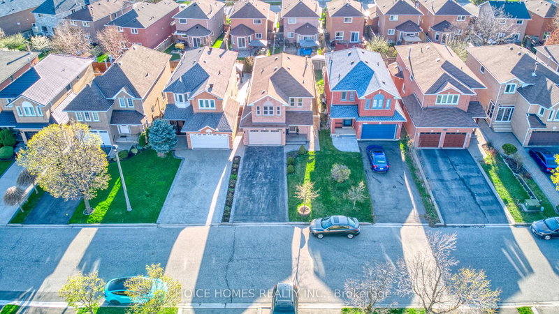 6175 Ford Rd, Mississauga, L5V 1X2 | Image 2