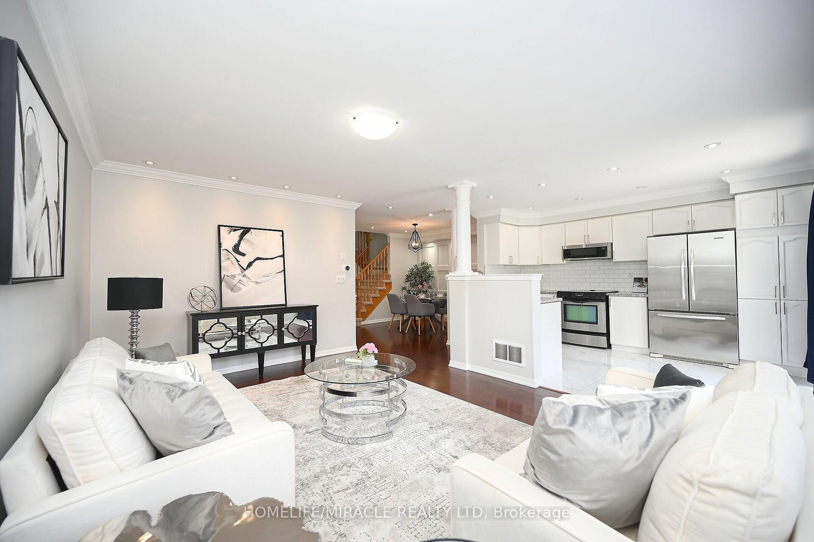Listing Image 7
