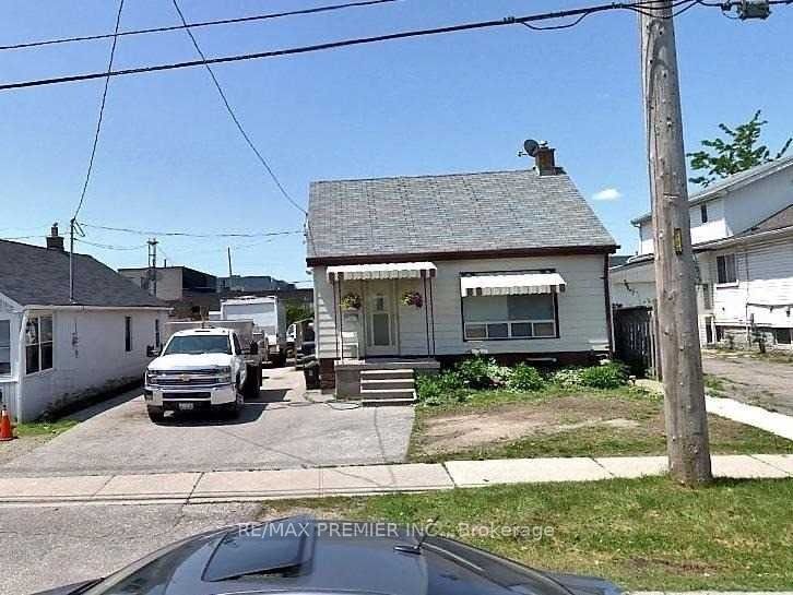 home for sale on 184 Thirtieth Street