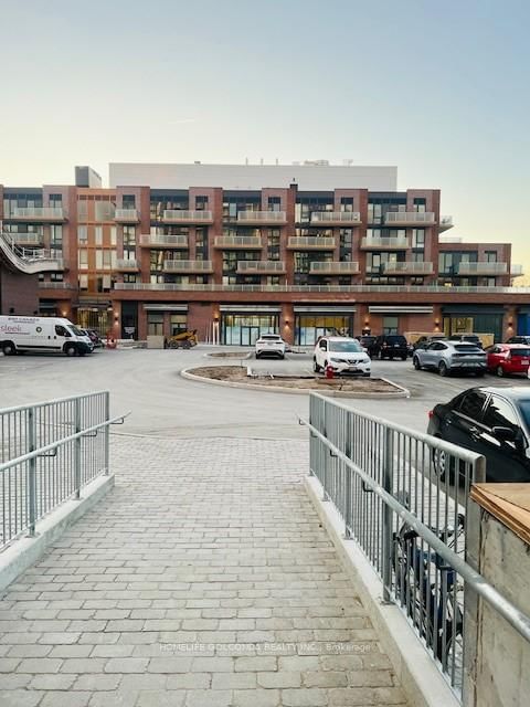 809 - 220 Missinnihe Way, Mississauga, L5H 1G5 | Image 3