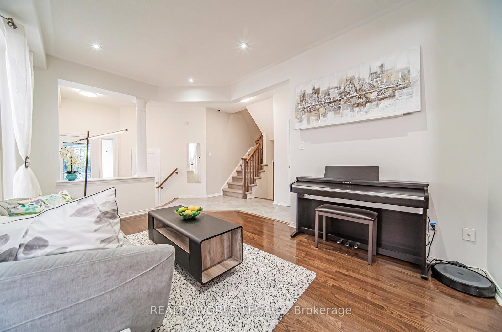 Listing Image 9