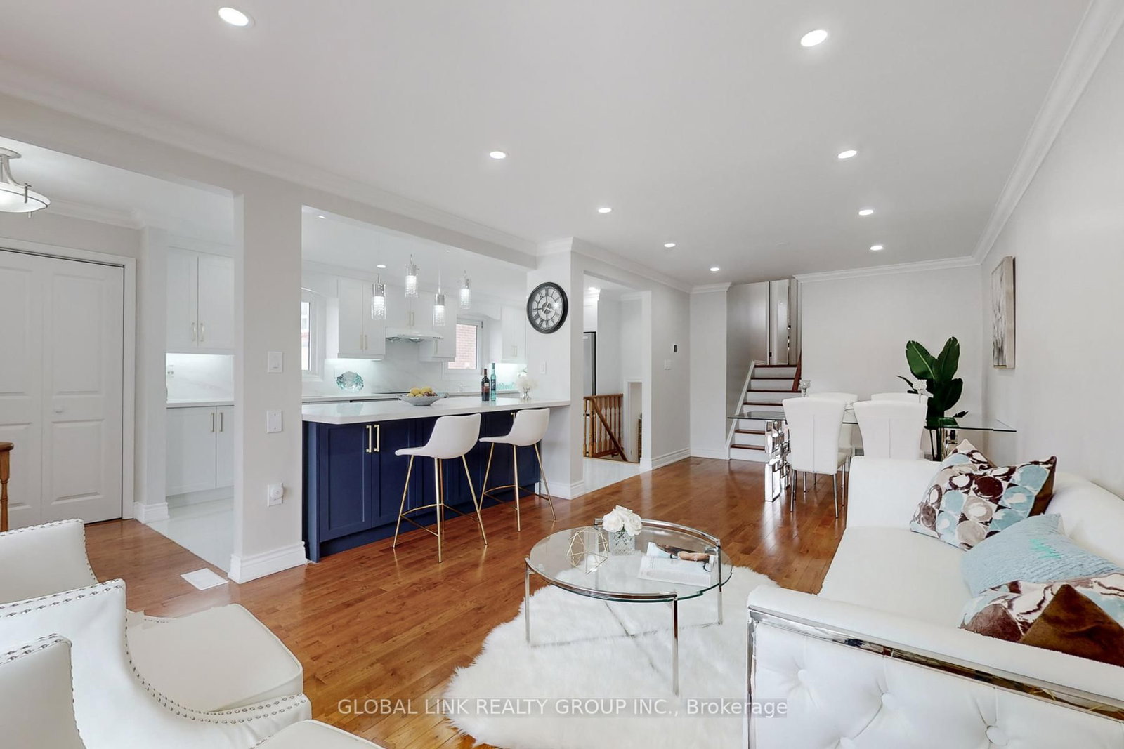 Listing Image 15