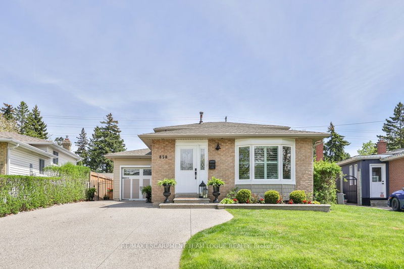 home for sale on 858 Cabot Trail