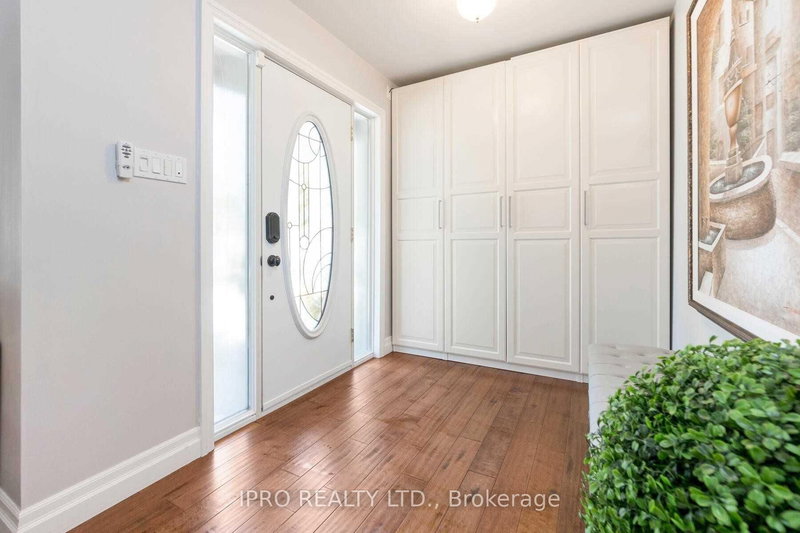 18 Sunset Blvd, Brampton, L6X 1W8 | Image 3