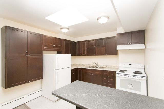 home for lease on 7-671 Lansdowne Avenue