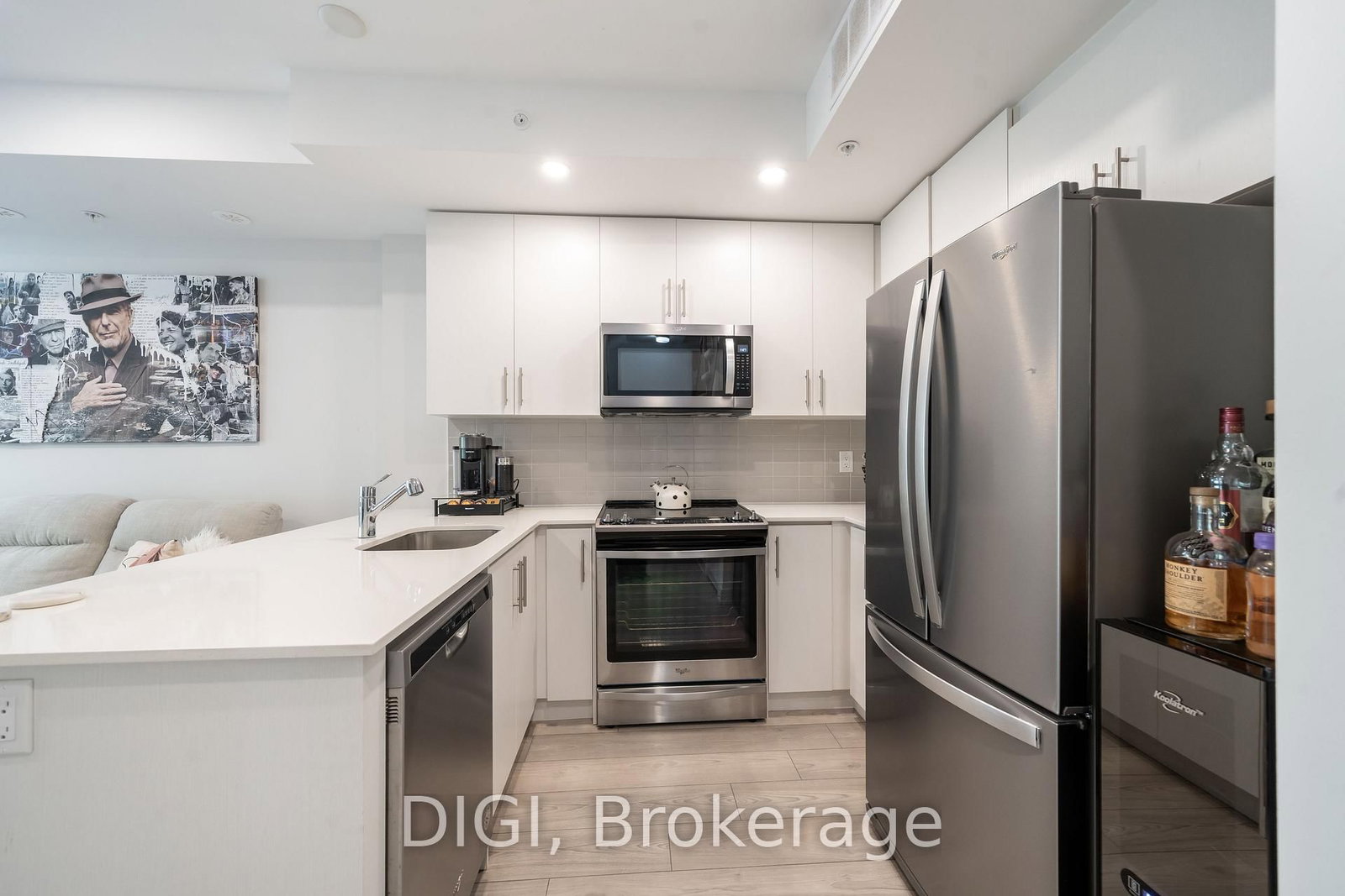 Listing Image 10