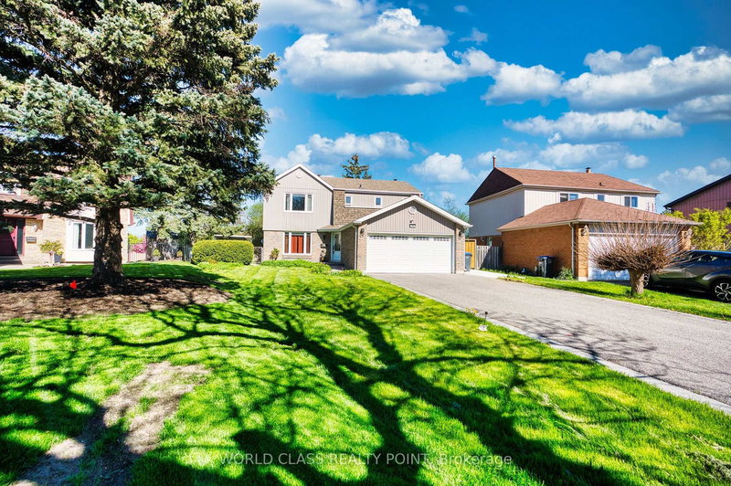 22 Madelaine Cres, Brampton, L6S 2Y9 | Image 2