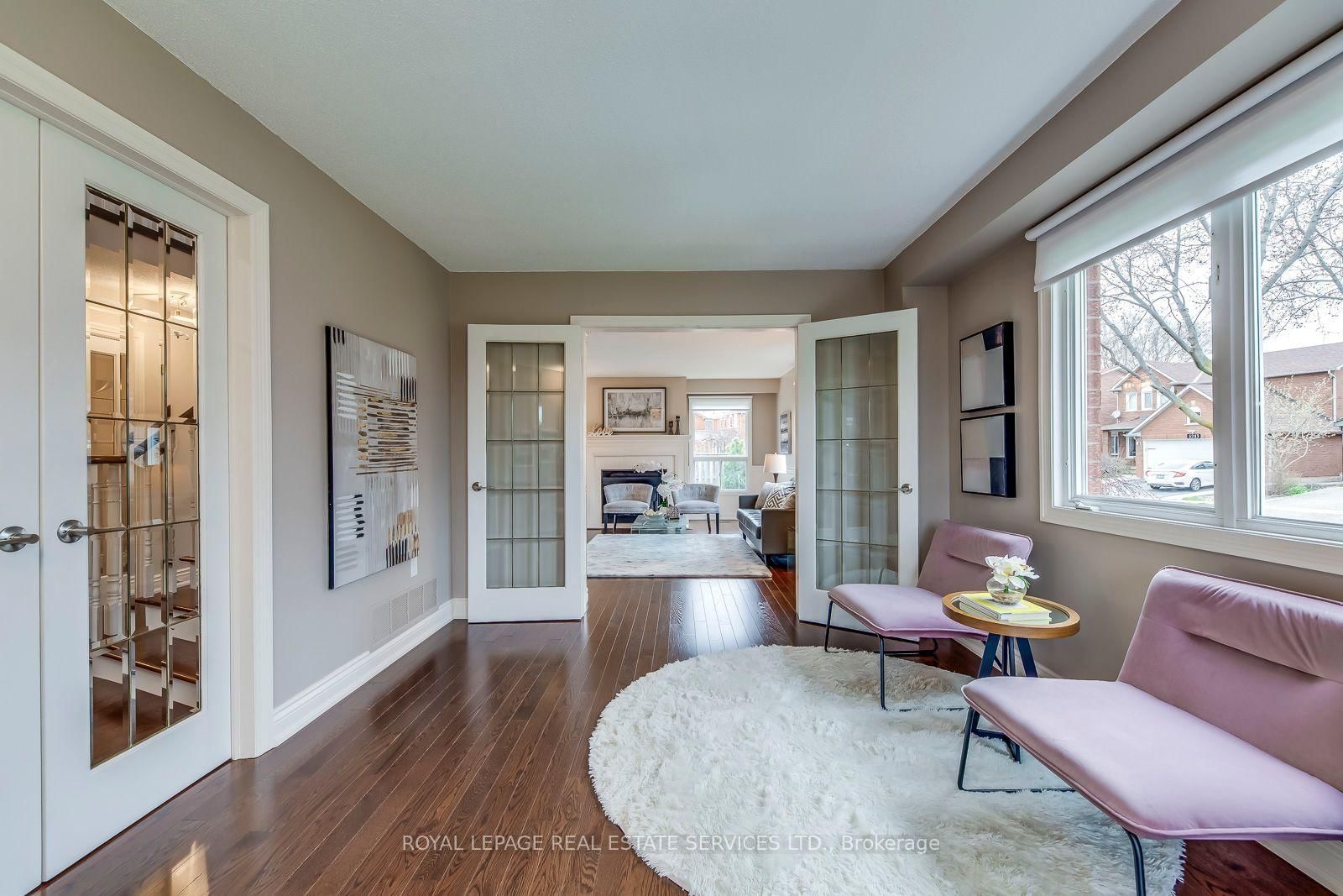 Listing Image 5