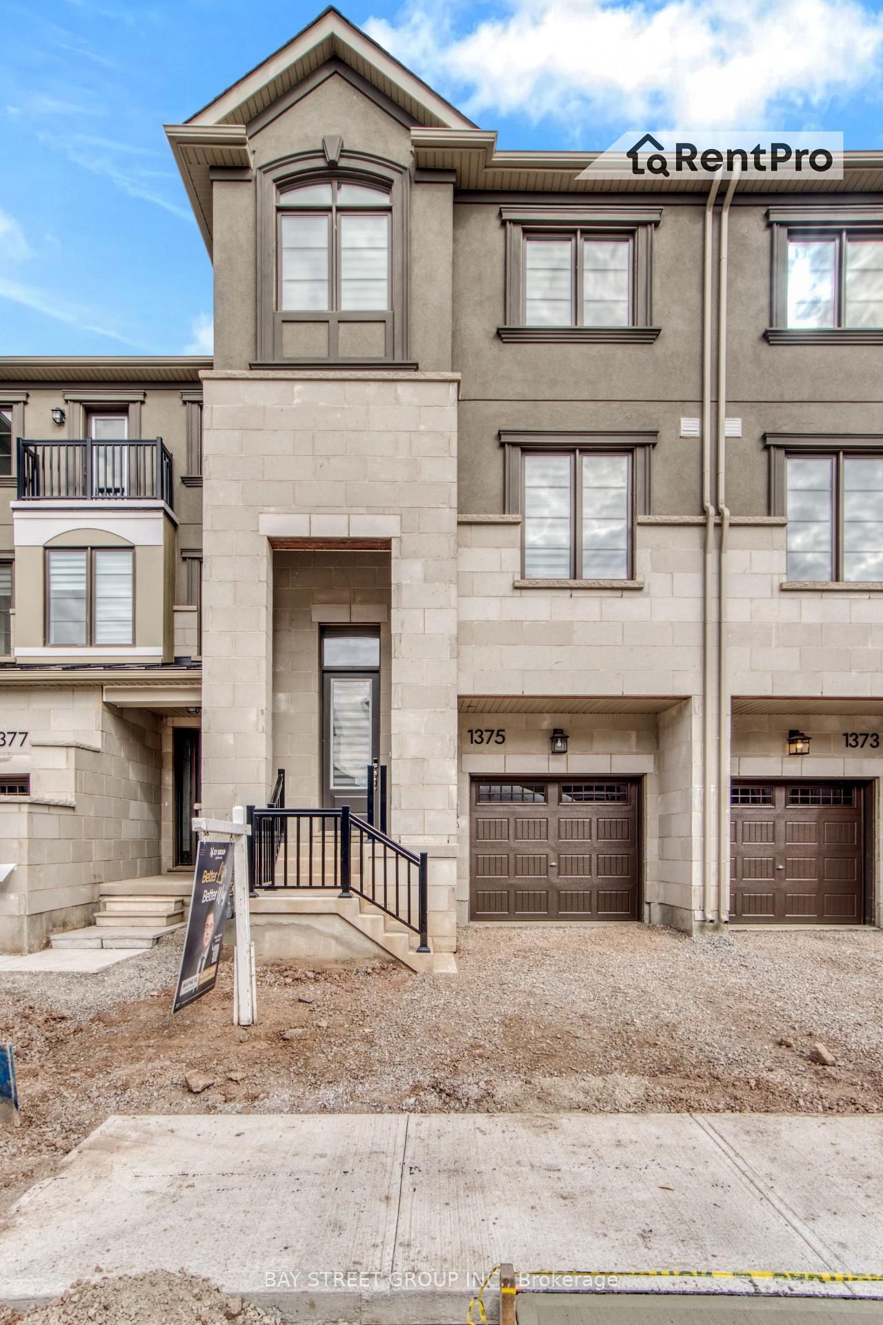 1375 Kaniv Street - Photo 2