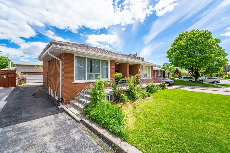 39 Waterbury Dr, Toronto, M9R 3Y1 | Image 3