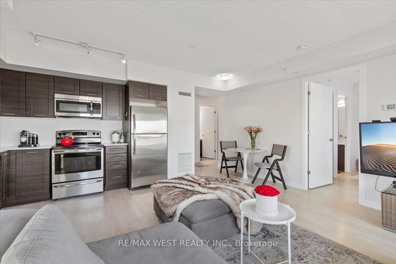 home for lease on 1207-2220 Lake Shore Boulevard W