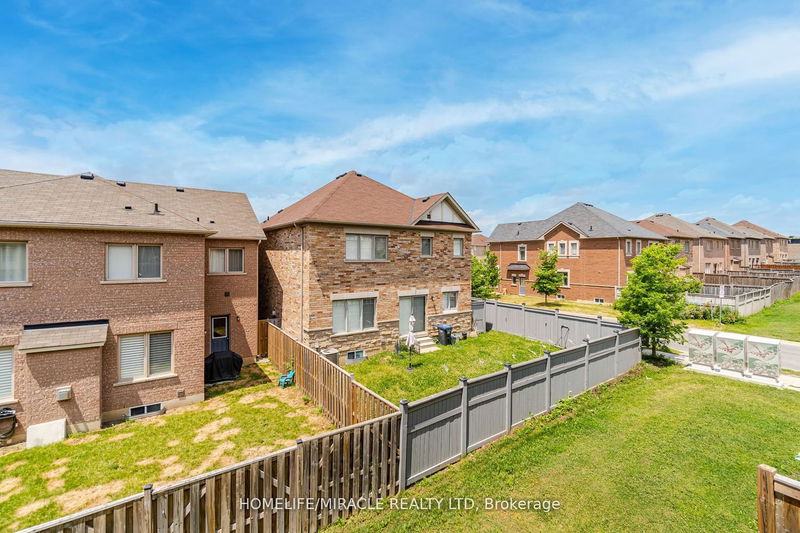 6 Aspen Hills Rd  Brampton, L6Y 6E3 | Image 36