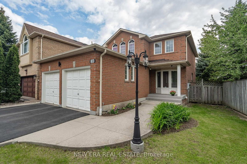5380 Floral Hill Cres, Mississauga, L5V 1V3 | Image 3