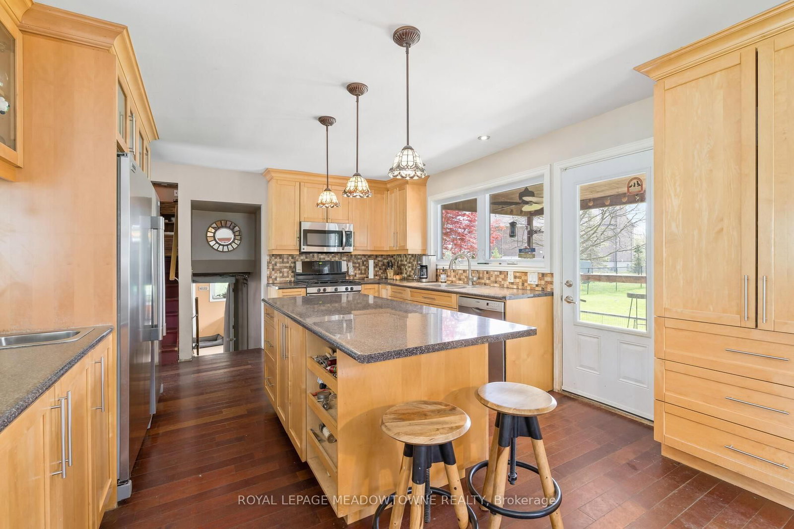 Listing Image 15