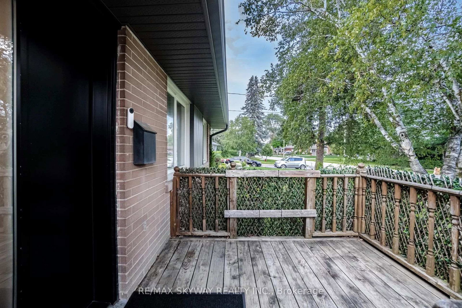 Listing Image 4