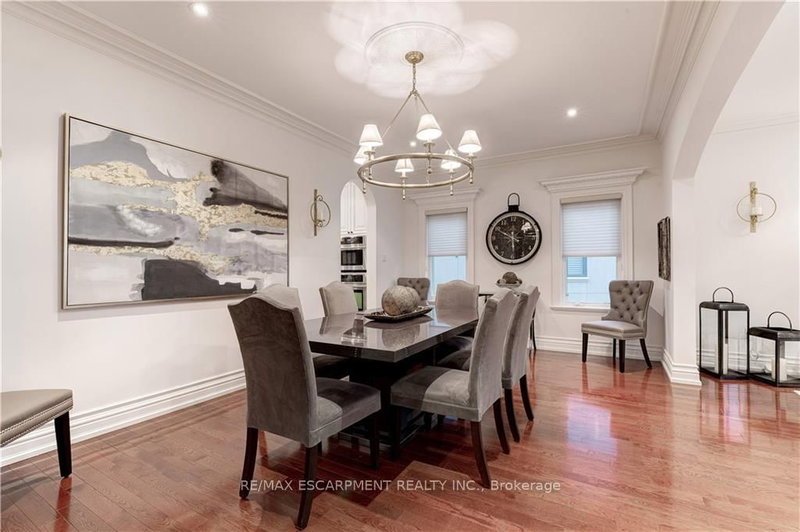 2214 Hampstead Rd, Oakville, L6H 6Y9 | Image 3