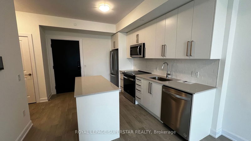 home for lease on 720-3220 William Colston Avenue W