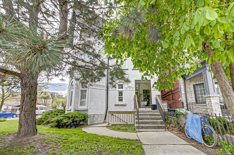 62 Brock Ave  Toronto, M6K 2L4 | Image 2