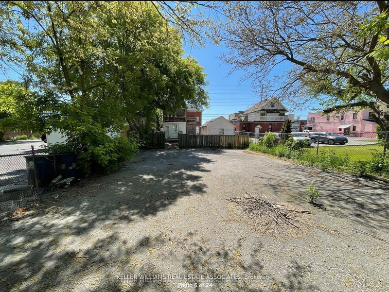 37 Dundas St W, Mississauga, L5B 1H2 | Image 3