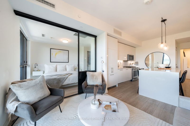 home for lease on 410-2118 Bloor Street W