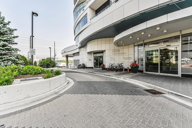 822 - 2520 Eglinton Ave W, Mississauga, L5M 0Y4 | Image 3