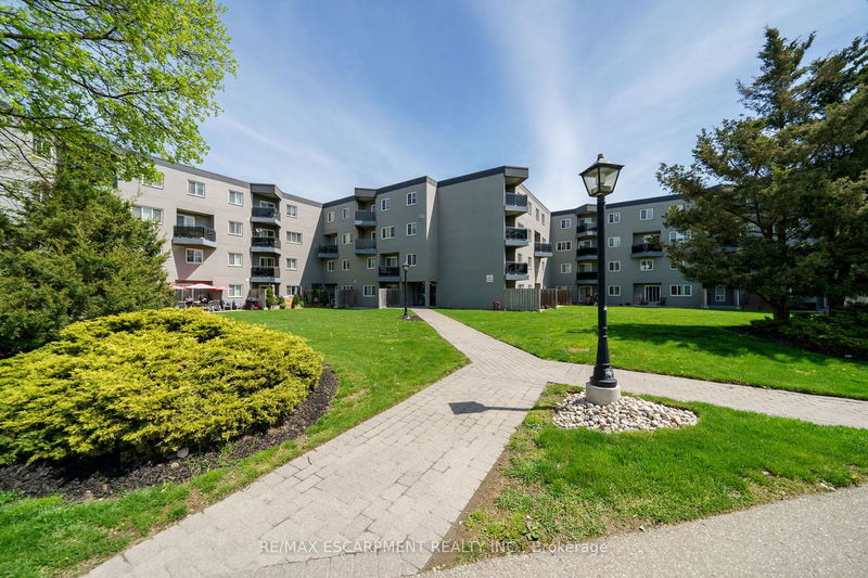  88 - 2001 Bonnymede Dr N Mississauga, L5J 4H8 | Image 2