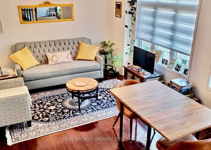 home for lease on 62-50 Turntable Crescent