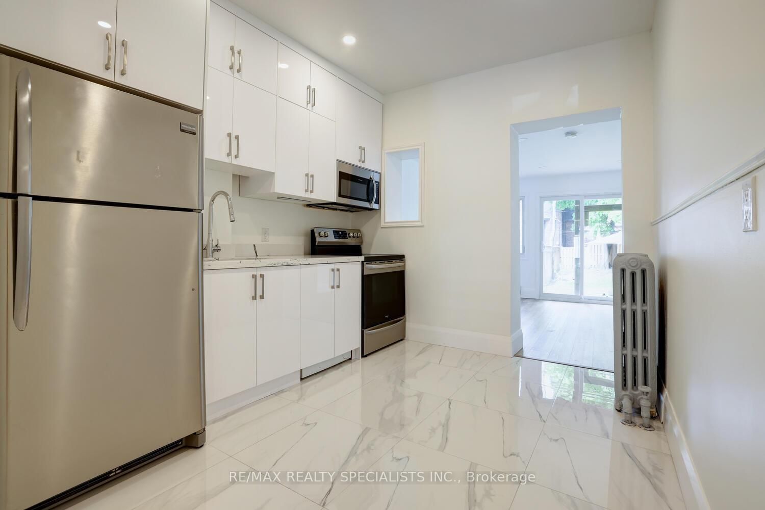Listing Image 7