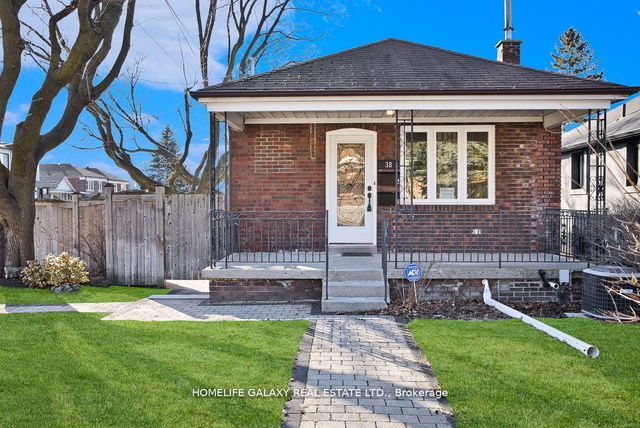 38 Montcalm Avenue