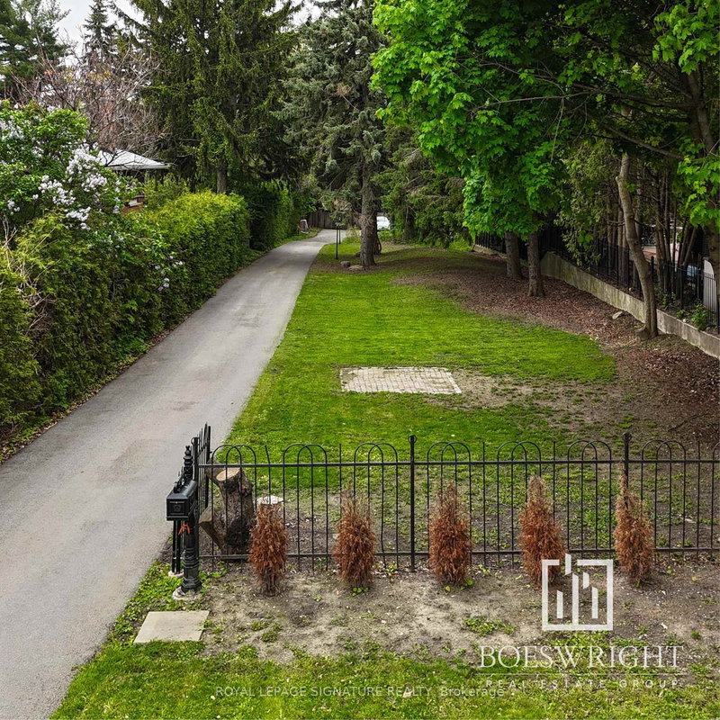 85 Yorkleigh Ave, Toronto, M9P 1Y3 | Image 2