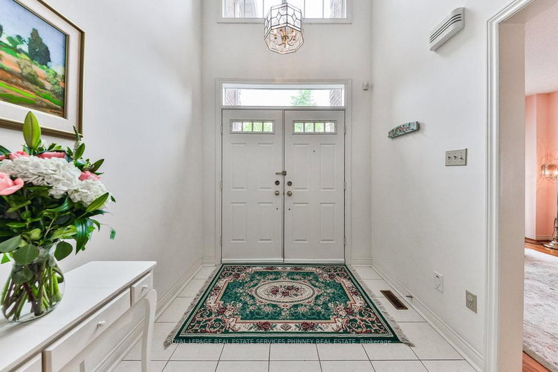 3952 Rolling Valley Dr, Mississauga, L5L 5V9 | Image 3