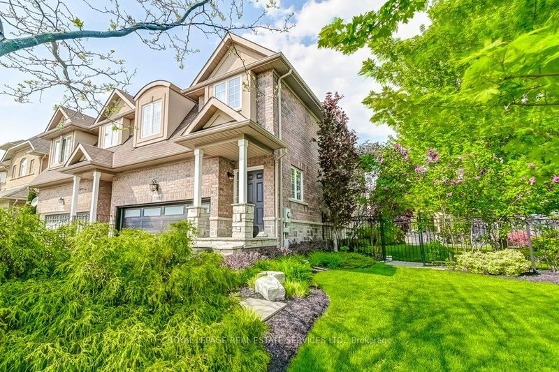 2388 Stone Glen Cres, Oakville, L6M 0C7 | Image 2