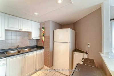 Unit 902 — 4450 Tucana Court — photo 4