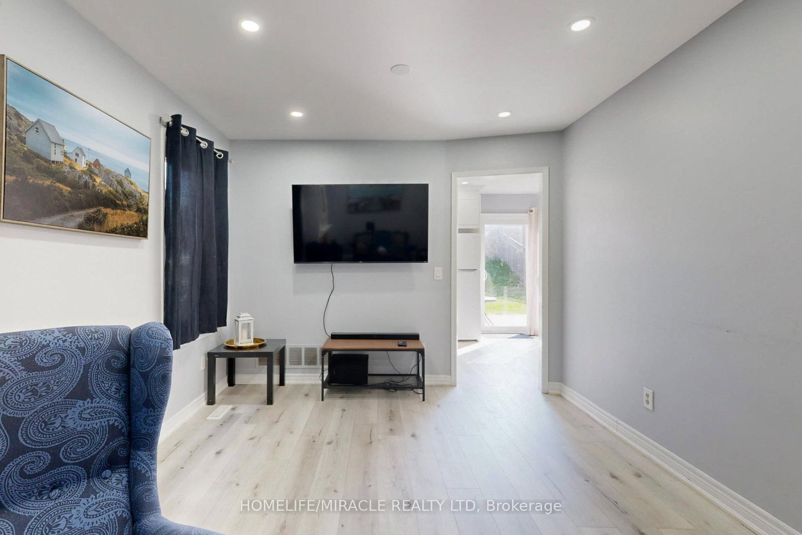 Listing Image 7