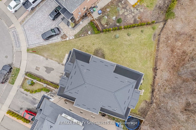 87 Haviland Circ, Brampton, L6R 0T7 | Image 2