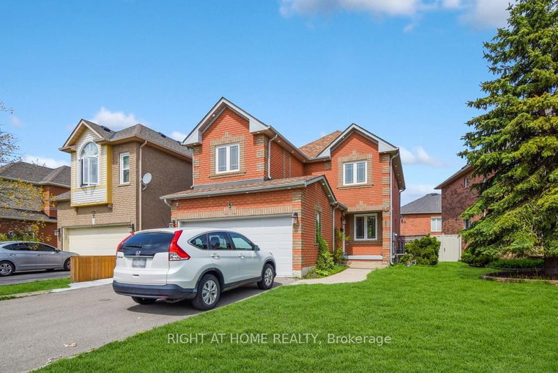 5 Creekwood Dr N, Brampton, L7A 1G6 | Image 2