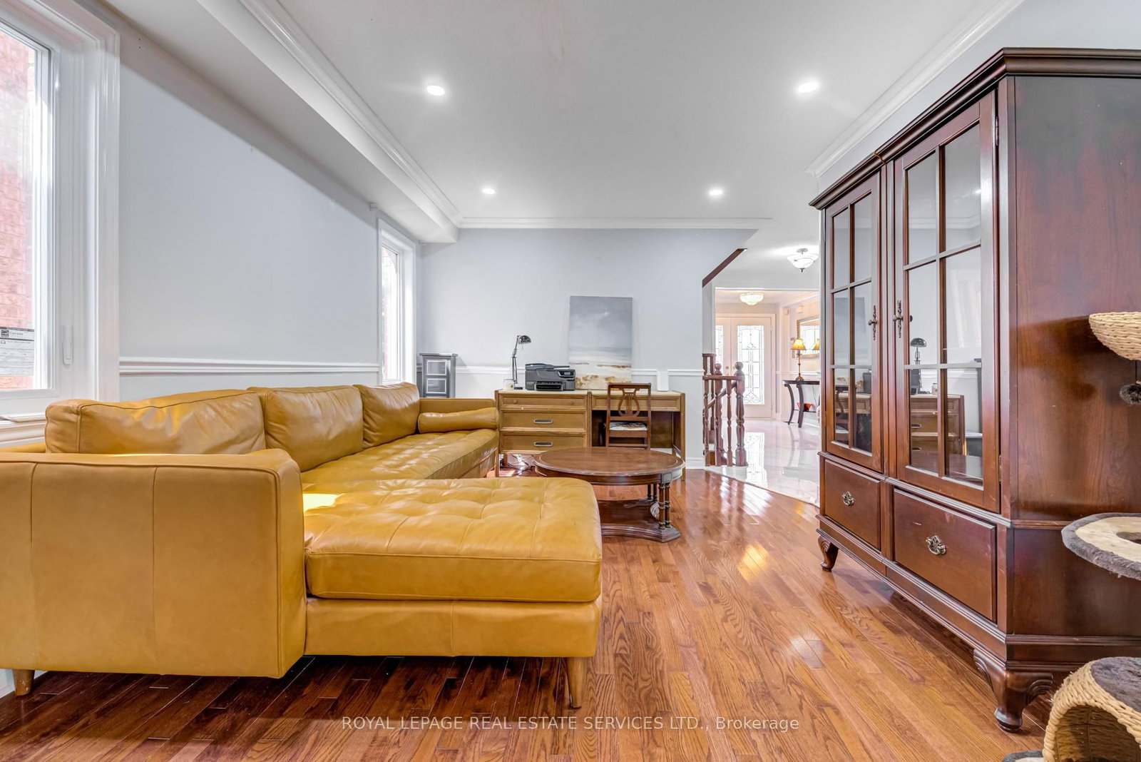 Listing Image 7
