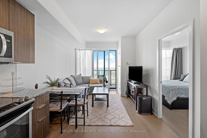home for lease on 3019-30 Shore Breeze Drive