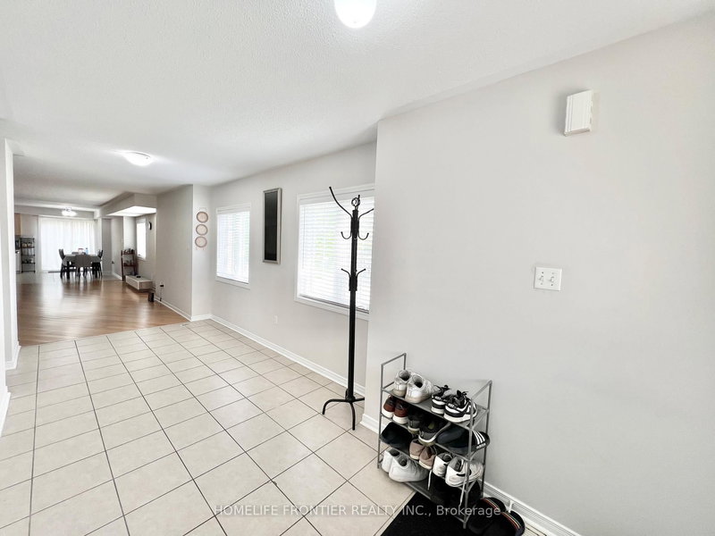 Upper - 514 Candlestick Circ, Mississauga, L4Z 0B2 | Image 2