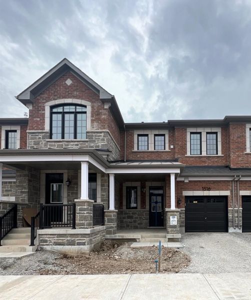 home for lease on 1516 Moira Crescent