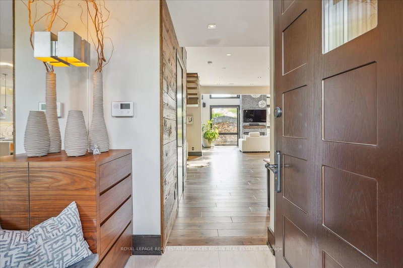 1031 Welwyn Dr, Mississauga, L5J 3J2 | Image 2