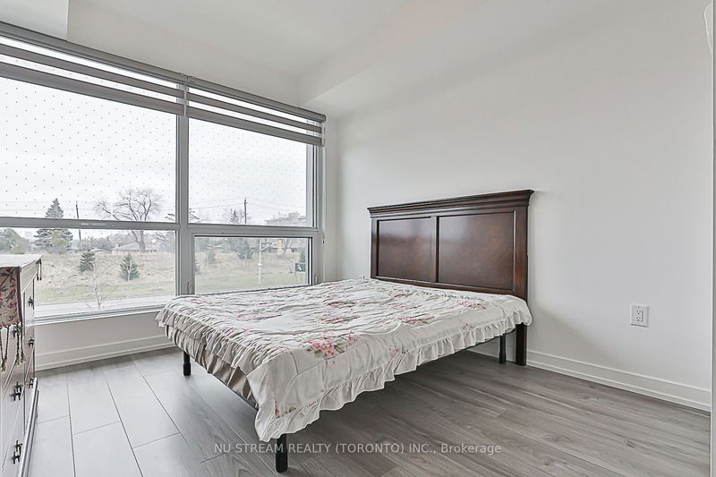  TH04 - 10 De Boers Dr  Toronto, M3J 0L6 | Image 17